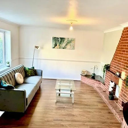 Entire 3 Bed Home In Basildon Sleeps Up To 6 Exterior photo