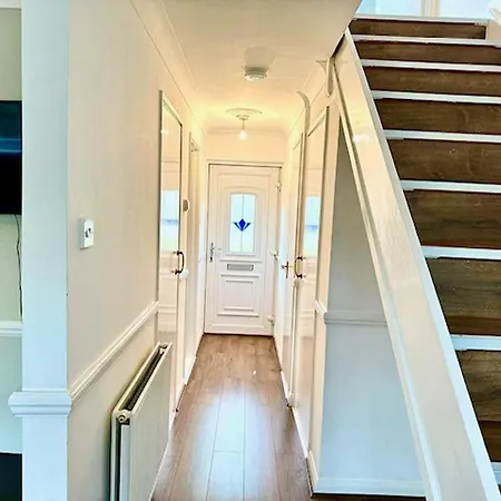 Entire 3 Bed Home In Basildon Sleeps Up To 6 Exterior photo