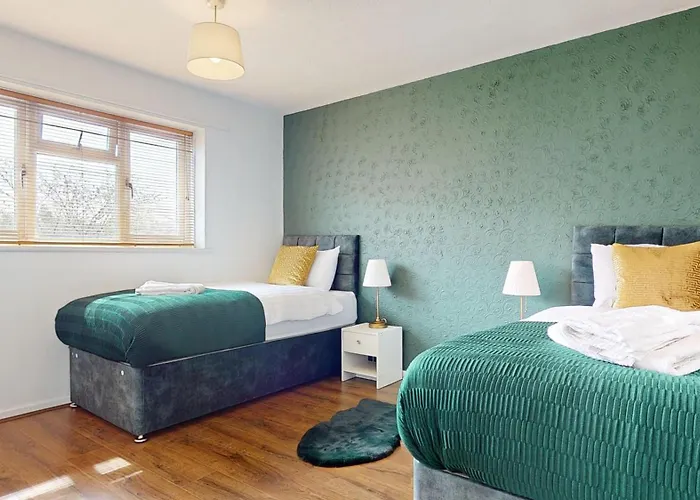 Entire 3 Bed Home In Basildon Sleeps Up To 6