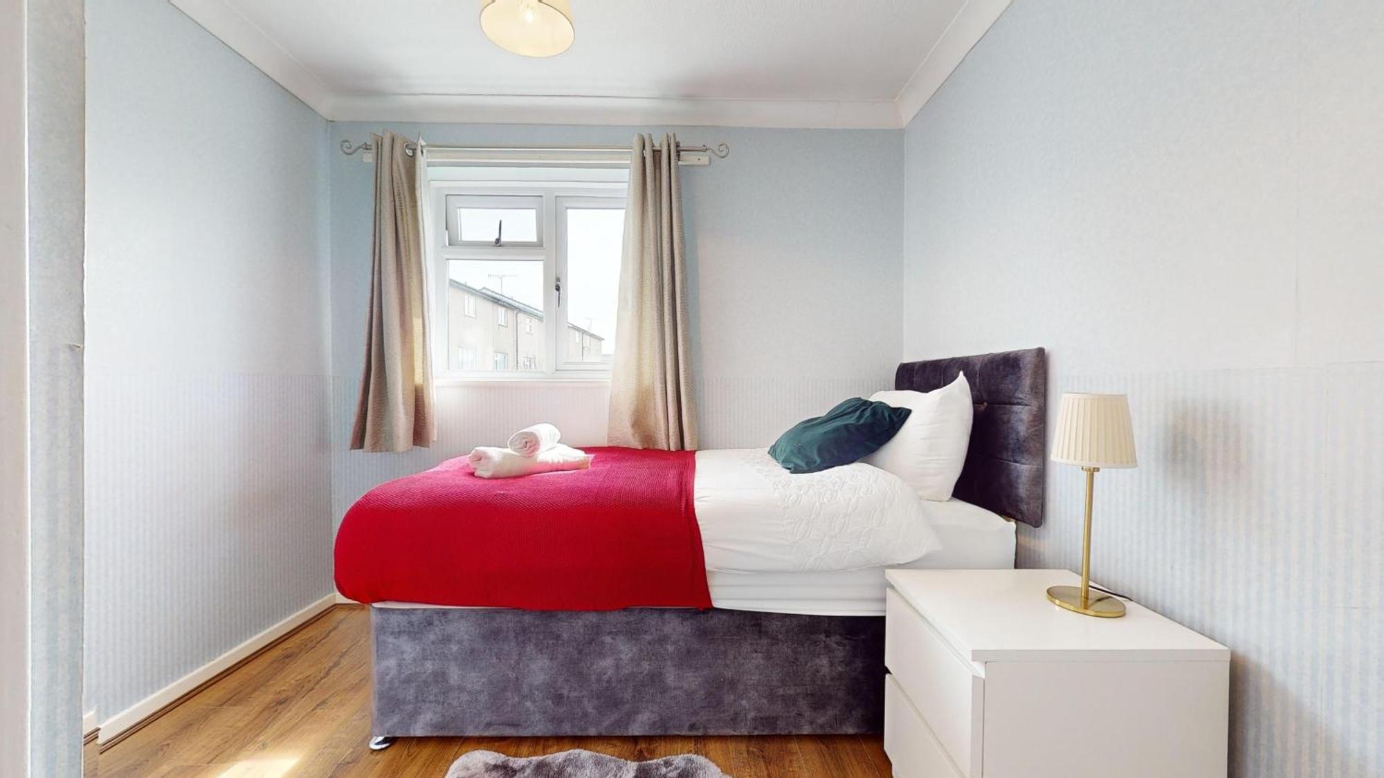 Entire 3 Bed In Sleeps Up To 6 Holiday home